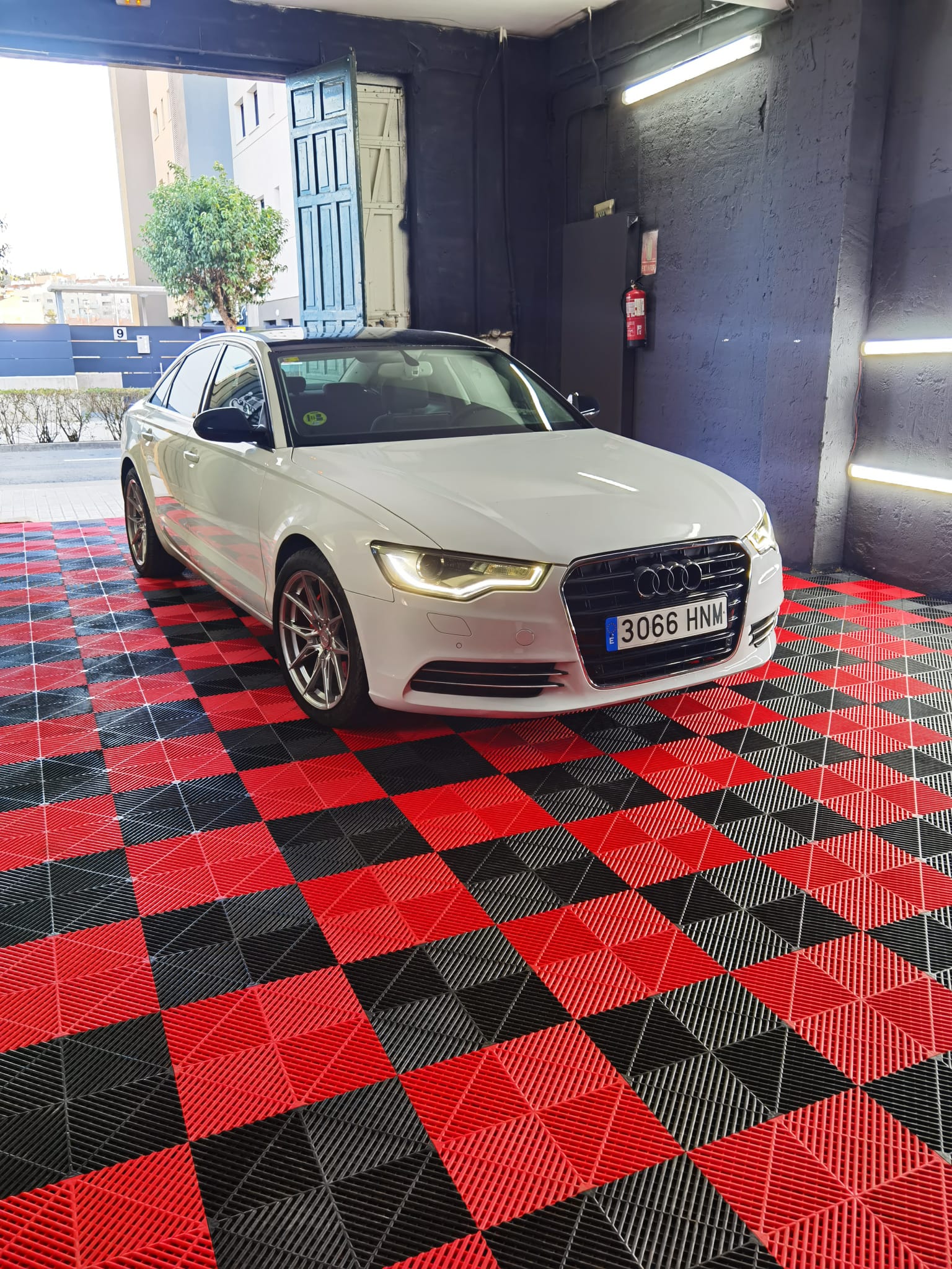  big-rib-garage-flooring product-details Big-Rib-40cm-x-40cm-Garage-Flooring-Red-model-gfl-1581adr-1